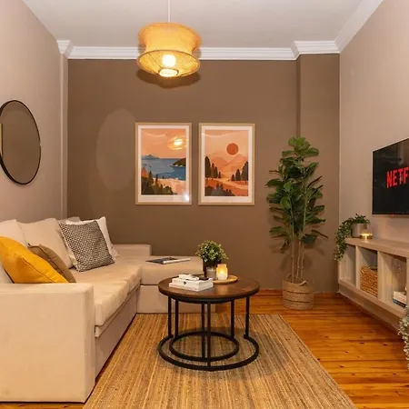 Bright 3br In The Heart Of The Апартамент