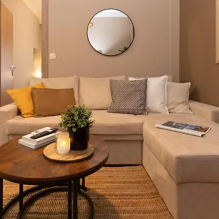 Bright 3br In The Heart Of The Апартамент